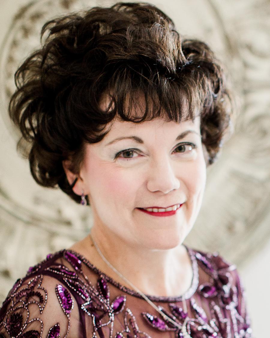 Donna Ault Headshot